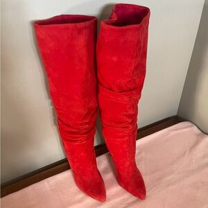 Red  NWOT Size 8.5 Vegan Suede boots